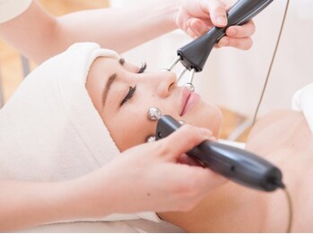 クリニカルエステ イーズ 三宮店の写真/大人気★圧倒的リフトアップ¥5500や選べる極上のドライヘッドスパor究極のネックマッサージも◎