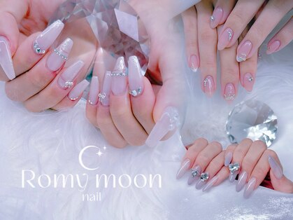 ロミィ ムーン ネイル(Romy moon nail)の写真