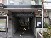 フルールラッシュ(Fleur Lash)/エントランスから奥に入る