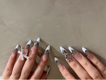 スノー(Snow)の写真/【パーツ豊富★つけ放題 】追加料金なしで特盛ネイルが楽しめる♪持ち込みデザインOKで理想のネイルが叶う!