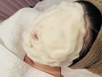 リコニコ(rico2co)の写真/《小顔・艶肌・美白ケア》お顔だけでなくヘッド～背中ケアまで隅々リンパケアも◎贅沢至福のフェイシャル。
