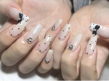 クロレ(Nail Salon COLORE)/ドットビジューネイル by.Ayaho
