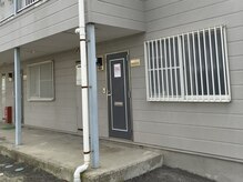 サロン ジャスミン(SALON Jasmine)の雰囲気（南側の建物の1番手前の部屋が当院です。）