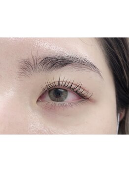 ナチュラル上品な目元にしたい