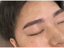 イロドリ(IRODORI)/眉の癖には毛流れ矯正！