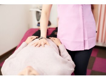 メディカル整体院/そっと触ってるだけで、ふわふわ