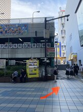 京橋駅有料自転車駐輪場の横の道を直進して下さい！
