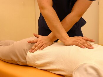 宇宿鍼灸整骨院/施術【肩こり/腰痛/産後矯正】