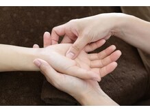 ピリナ(Pilina)/ハンド・デコルテ・首肩・肩甲骨