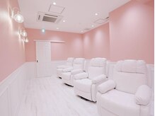 リシェル アイラッシュ 本厚木店(Richelle eyelash)の雰囲気（店内はこだわりのインテリアで落ちついたオトナの為の空間☆）
