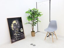 ザファーストインパクト(THE FIRST IMPACT)の雰囲気(洗練された内装 #メンズ眉毛 #HBL #眉毛サロン#眉毛パーマ#豊中)