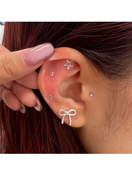 スピラ 上通店(Spira)/シルバーピンクの耳ツボデザイン