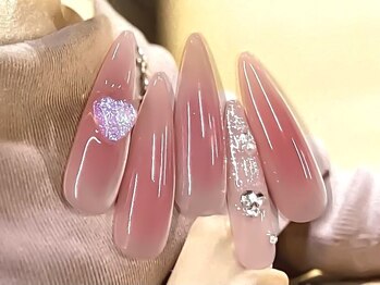 リリー 渋谷店(Lily)の写真/チーク/マグネットも、肌なじみの良いピンク/ベージュカラーをご用意★洗練された美しく魅せる仕上がり♪