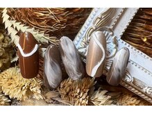 ネイルアンドアイラッシュスタジオ シュシュ(chouchou)/秋ネイル＃ニュアンス＃うねうね