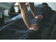 プライベート整体院 アイリー(IRiE)/施術風景◎太もも～膝～足首