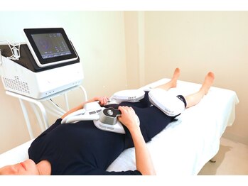イーズ 武蔵小杉店の写真/新登場★インナーマッスルを強化する圧倒的痩身『電磁パルス+強力リンパマッサージ¥8800』全身を徹底燃焼!
