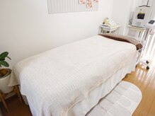 アンレミューラボ(Un Lemieux Labo)/施術ベッド