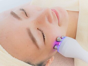 リバイブウーマン(Revive Woman)の写真/小顔だけじゃ満足できない方に!大人気ラジオ波×MTメタトロン美容液導入×EMSのトリプル作用☆