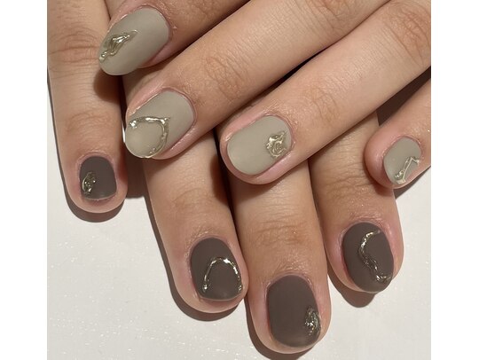 2025年冬】マットのネイルデザイン集｜人気順｜ホットペッパービューティー 