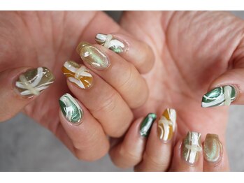 ネイル フライガール(nail FLY GIRL)/個性はニュアンスネイル、クリア