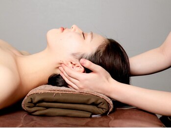 フォルチェ 三川町(Folche)/《小顔頭蓋骨マッサージ》