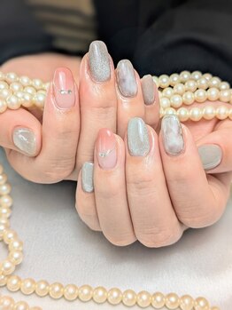 大人上品ネイル　