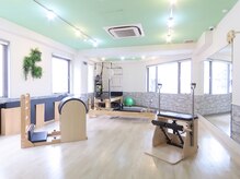 ピラティスグリーン 池袋店(Pilates Green)の雰囲気（明るく、清潔感のある店内で楽しくピラティスレッスン♪）