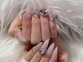 ルーツ(ROOTS)/スキンカラーにVカットストーン