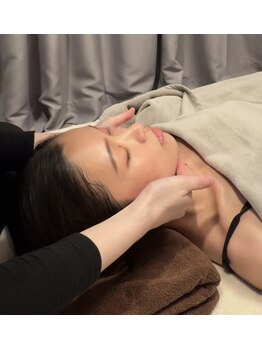 【美容整体×小顔矯正】Lilriaの写真/エラ、頬骨、二重アゴ、歪み、たるみに。土台から変える骨格ケア。お顔の悩みを骨から徹底解決。
