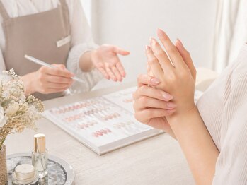 ラピアネイル(LaPia Nail)の写真/もう隠さない「見せたくなる手元」が自信をくれる、専門知識によるカウセリングでお客様に合った施術を提案