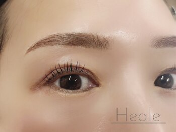 ヒール(Heale)の写真/話題の"ラッシュリフト"&次世代まつげパーマ"パリジェンヌ"♪瞳に光が差し込むぱっちりまつげに。