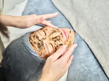 ラ ルーナ 本町(La Luna)/ハーブピーリング!敏感肌の方◎