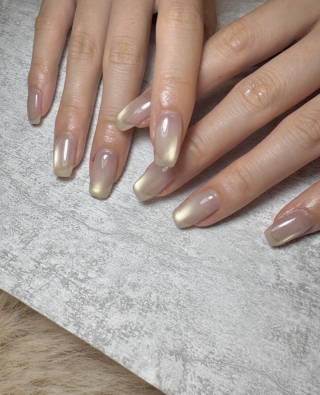 2025年-2026年冬トレンド】マグネットジェルのネイルデザイン集｜人気