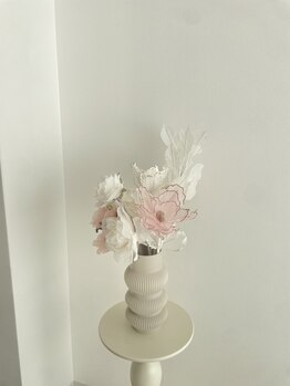 ピケピラティス 福岡店(pique pilates)/お花に包まれる空間