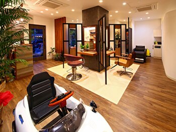 アイ イー(I.E)/店内の様子