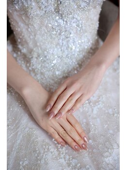 キラネイル(Kira Nail)の写真/特別なイベントを彩るウィディングネイル!おとなしいデザインで指先から気品あふれる私へ整えましょう。