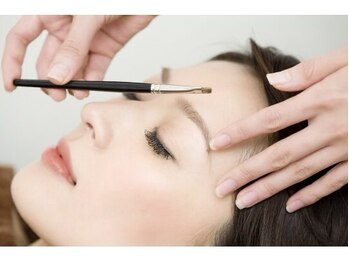 エサージュ 渋谷店/美眉スタイリング☆　施術STEP２