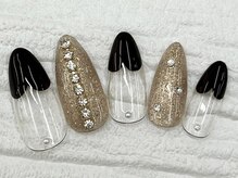 ハニービービー(Honey Bee Bee)/ハートフレンチネイル