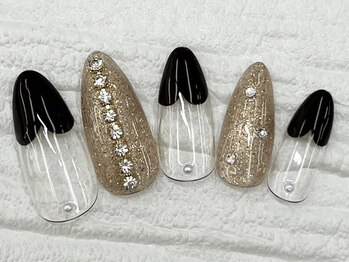 ハニービービー(Honey Bee Bee)/ハートフレンチネイル