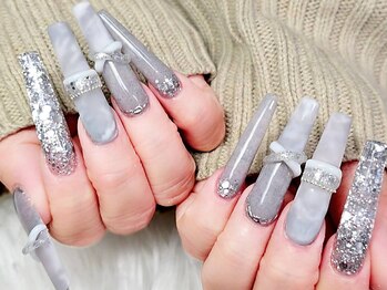 ギーク(geek)の写真/≪岸和田でデザインスカルプ★≫指先を見る度に嬉しくなる、上品な大人可愛いデザインが豊富♪