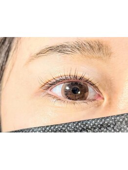 ナチュラル上品な目元にしたい