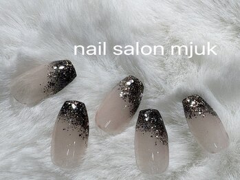 ミューク(mjuk)/深みラメグラデーションネイル