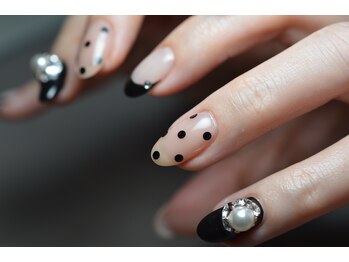 ファン ネイルサロン スクール(Fun)/ブラック×ドット