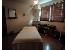 柔らかな灯りと静かな空間。少しずつ心も身体も緩んでいきます。