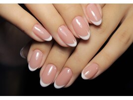 シンプル白フレンチ♪