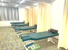 戸田みんなの鍼灸整骨院/施術用ベッド