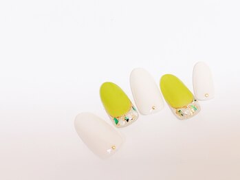 ネイルアンドアイラッシュサロン ミッタ(Mitta)/¥8000-