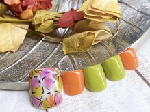 ラウンドアバウト(roundabout)/トロピカルフラワーネイル☆