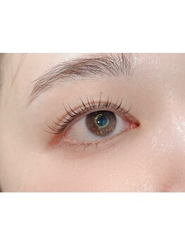 ナチュラル上品な目元にしたい