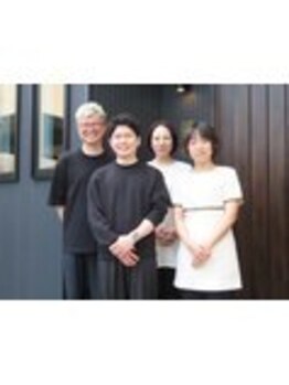 メンズビューティーSMOOOTH ～脱毛・メンズフェイシャル・眉毛WAX・ホワイトニング～/4人のスタッフでがんばってます